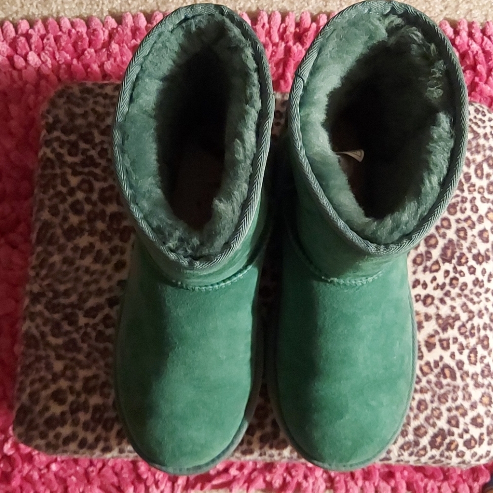 Cute Like New Uggs!
